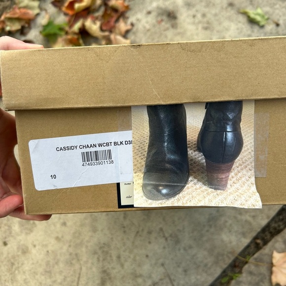 Cole Haan Black Cassidy ankle boots, size 10 - Picture 8 of 14